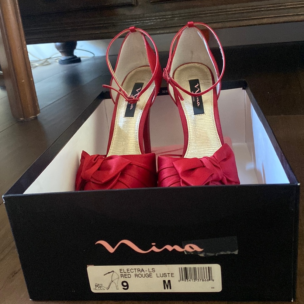 Nina gorgeous red heels! *lightly worn* - Picture 6 of 6